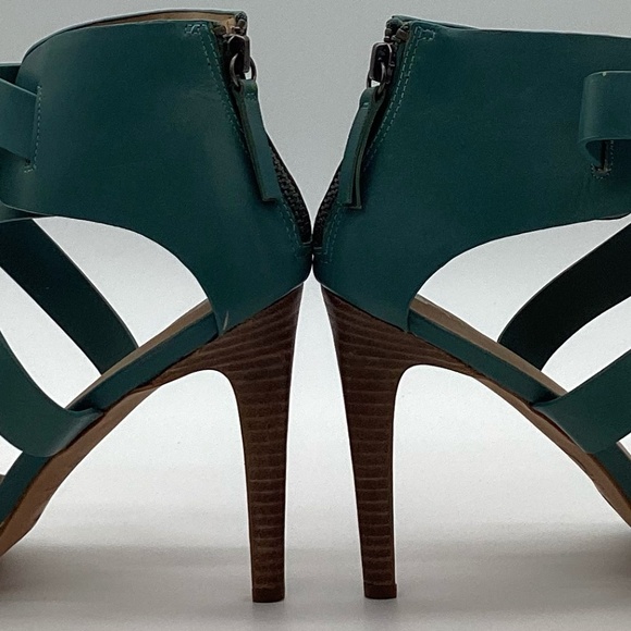 2105. Joe’s Turquoise Teal Criss-Cross Wood Heel Pumps NWOT Size 9 - Picture 2 of 9